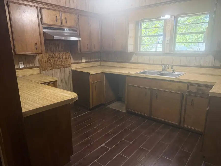 901 San Augustine Street, Center, TX 75935 - #2