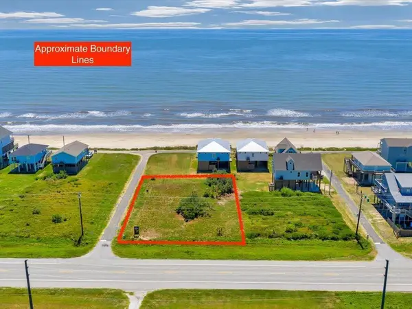 999 Lazy Lane, Gilchrist, TX 77617