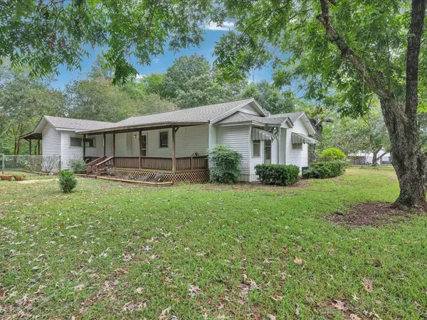 20653 St Hwy 21 E, Chireno, TX 75937
