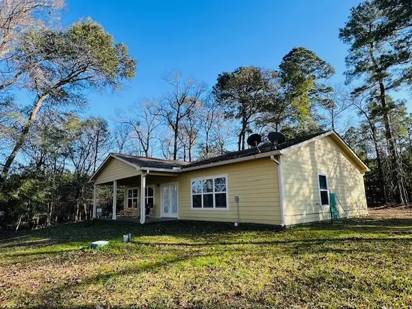 3641 Bayou Rd N, Hemphill, TX 75948