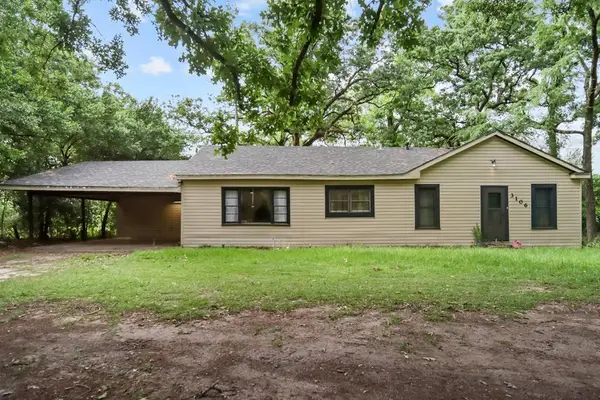 3106 Center Road, Nacogdoches, TX 75961