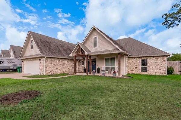 220 Rustic Pines Drive, Lufkin, TX 75904