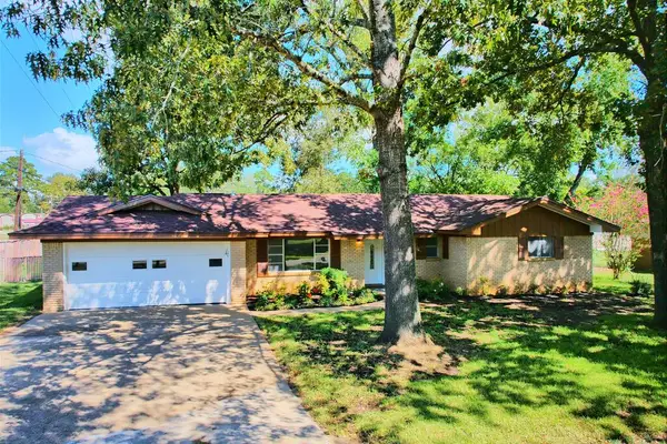 105 Parker Blvd, Hemphill, TX 75948