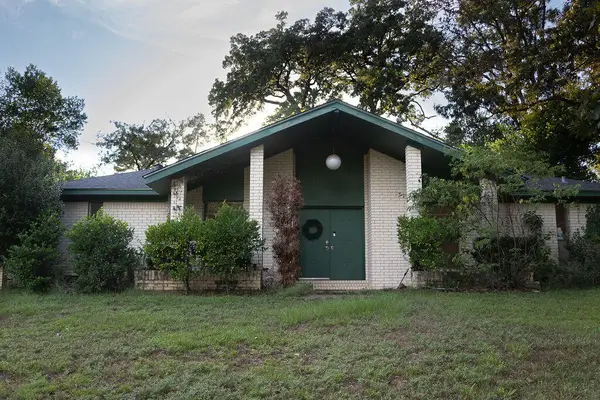 205 Crestwood Street, Nacogdoches, TX 75961