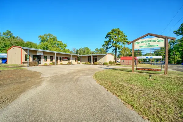 1040 Mann Street, Hemphill, TX 75948