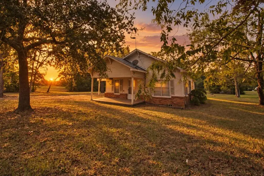 155 6th Street, Cushing, TX 75670 - #3
