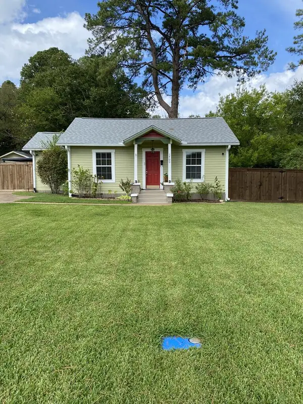 1700 Southwood Drive, Lufkin, TX 75904