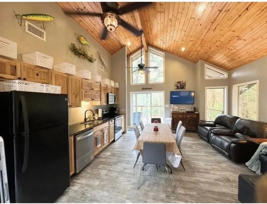 278 CR 3469 Oak Street, Broaddus, TX 75929 - #3