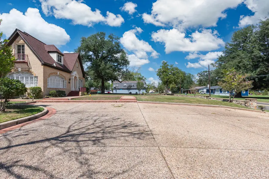302 S Bynum Street, Lufkin, TX 75904 - #3