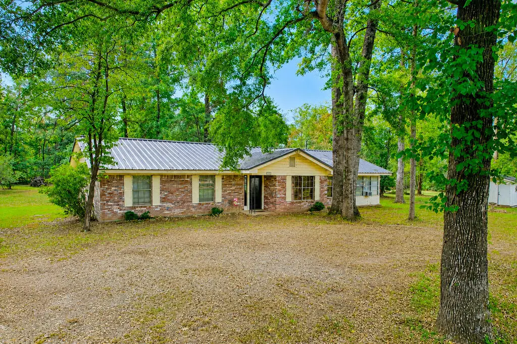 106 Pr 8641, Broaddus, TX 75929 - #1