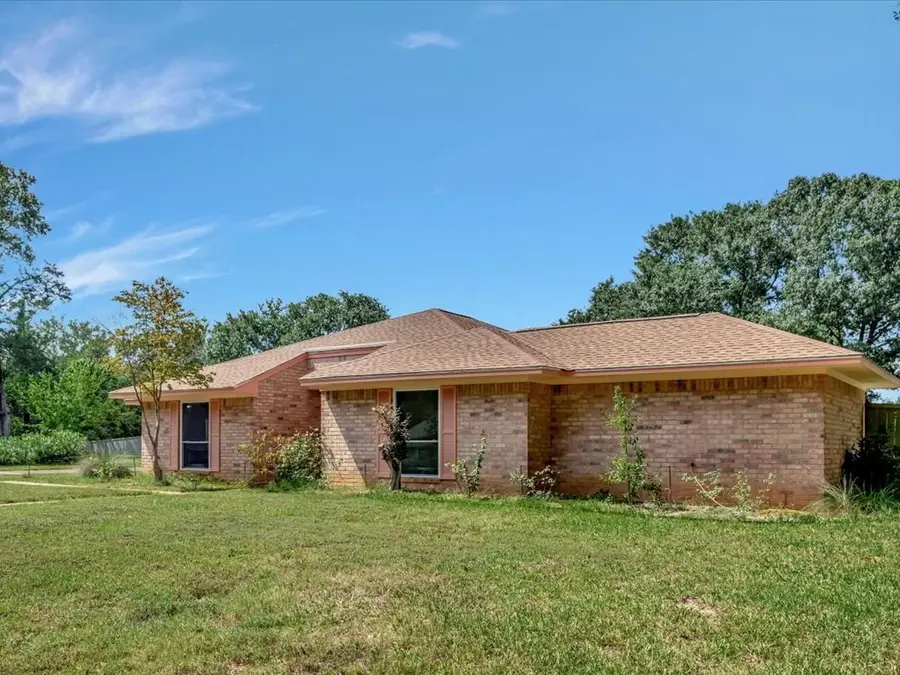 401 Oakview Drive, Nacogdoches, TX 75965 - #3