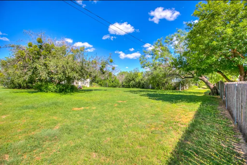 209 E 28th St, San Angelo, TX 76903 - Image #1