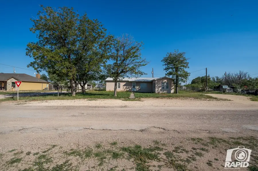 18 8th St, Sterling City, TX 76951 - Image #2