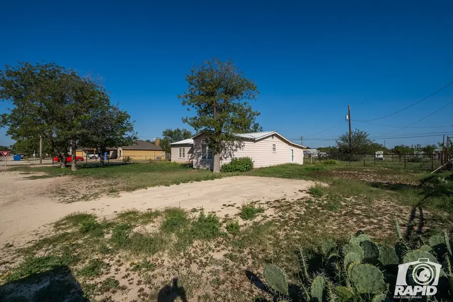 18 8th St, Sterling City, TX 76951 - Image #3