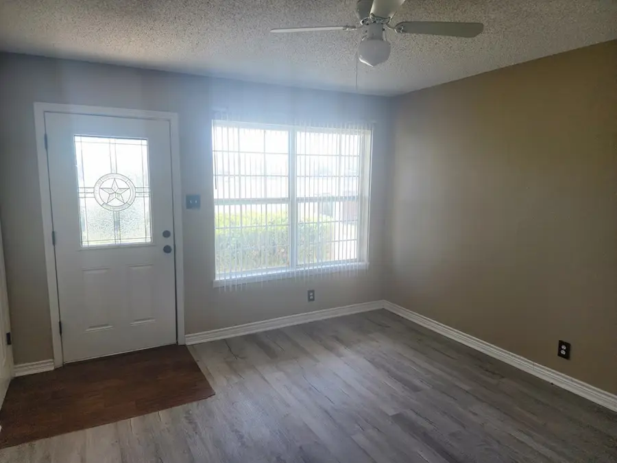 822 Mcdevitt St, San Angelo, TX 76903 - Image #2