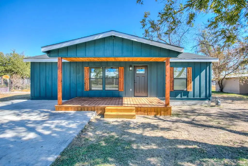 212 Drinkard St, Eden, TX 76837 - Image #1