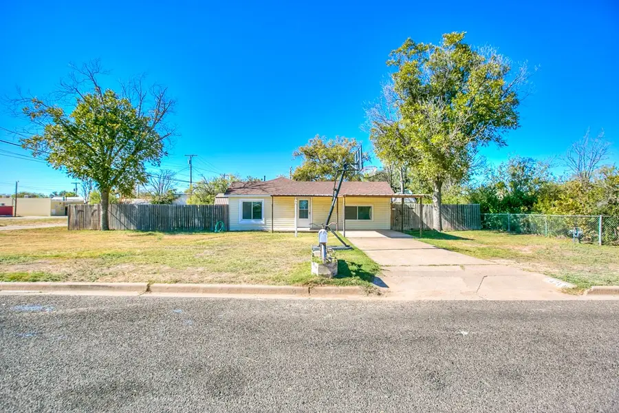 421 N Archer St, San Angelo, TX 76903 - Image #2