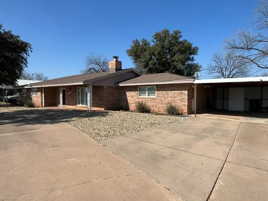 312 W Main St, Bronte, TX 76933 - Image #3