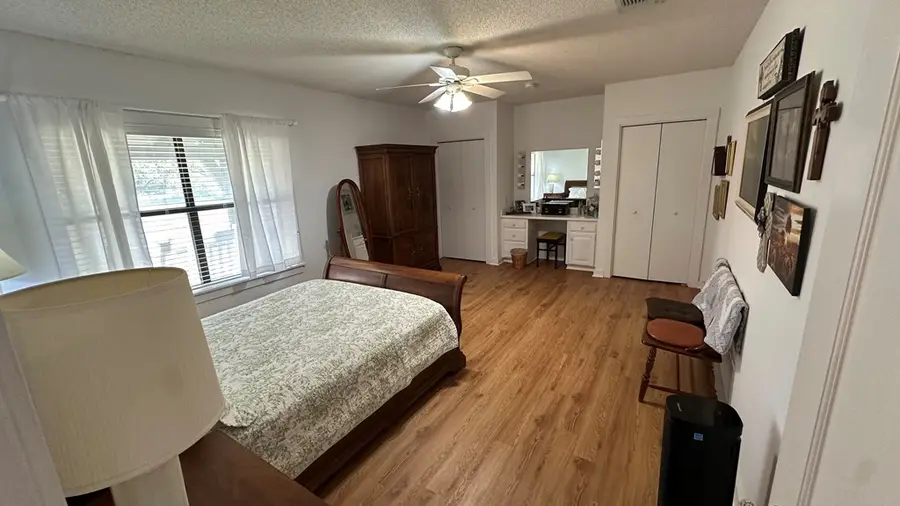 102 Carson St, Eden, TX 76837 - Image #3