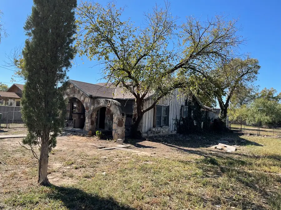 625 Powell St, San Angelo, TX 76903 - Image #2