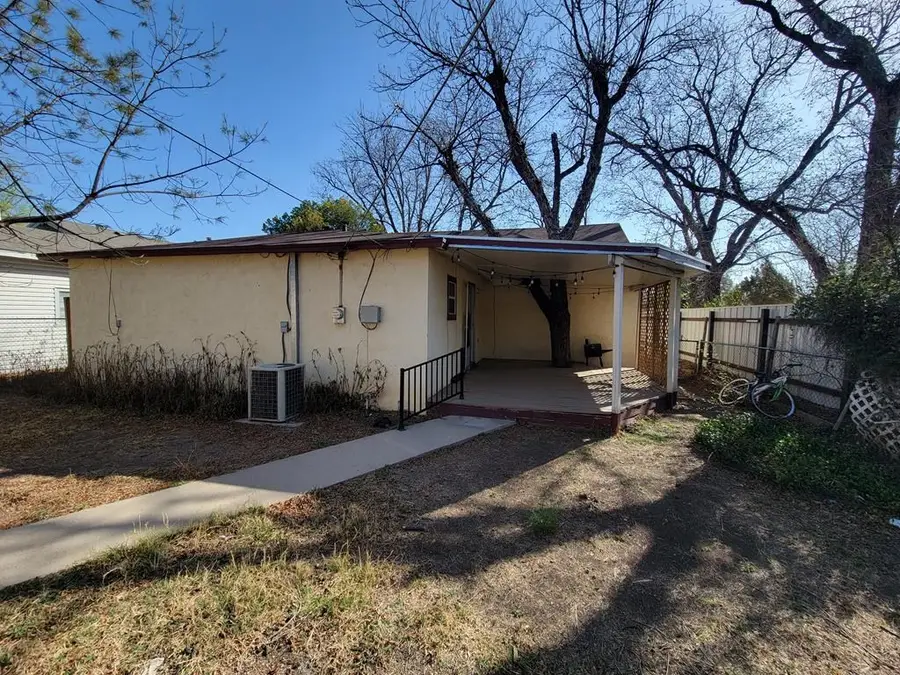 203 N Adams St, San Angelo, TX 76901 - Image #2