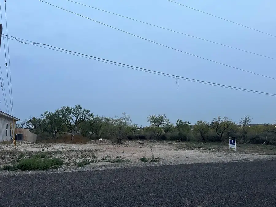 206 S Baze St, San Angelo, TX 76903 - Image #3