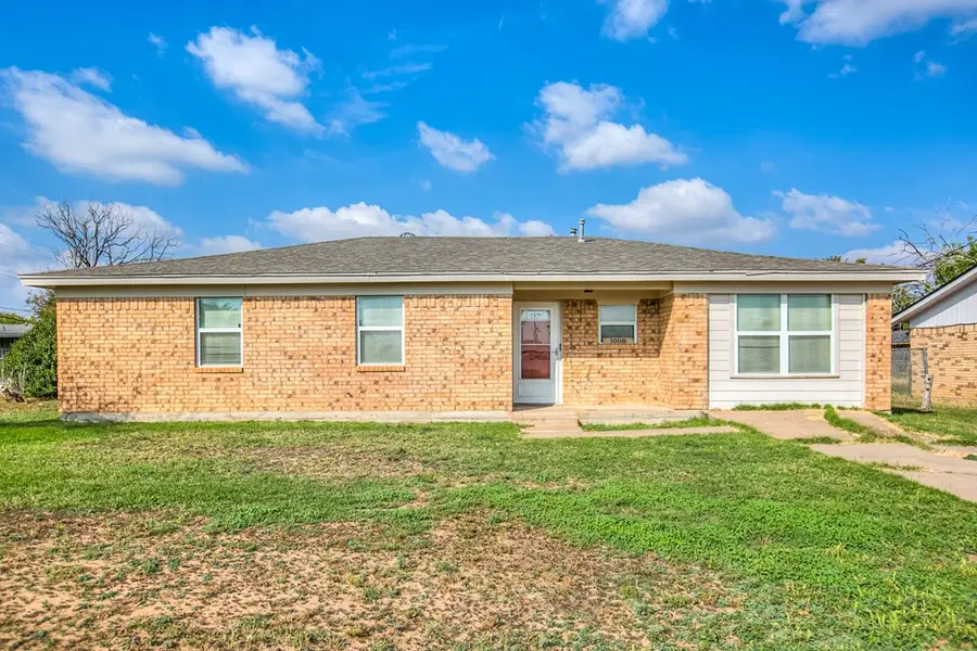 1008 Country Club Rd, Ballinger, TX 76821 - Image #3