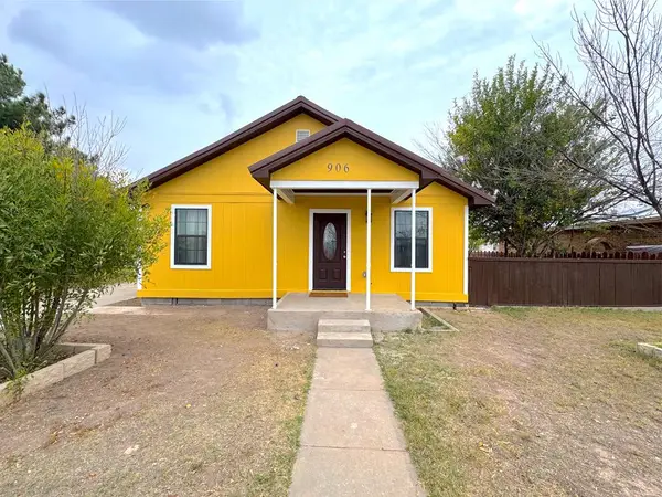 906 N Texas Ave, Big Lake, TX 76932