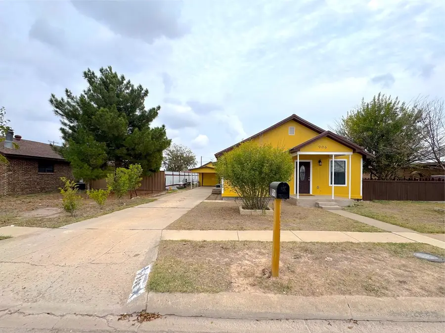 906 N Texas Ave, Big Lake, TX 76932 - Image #2