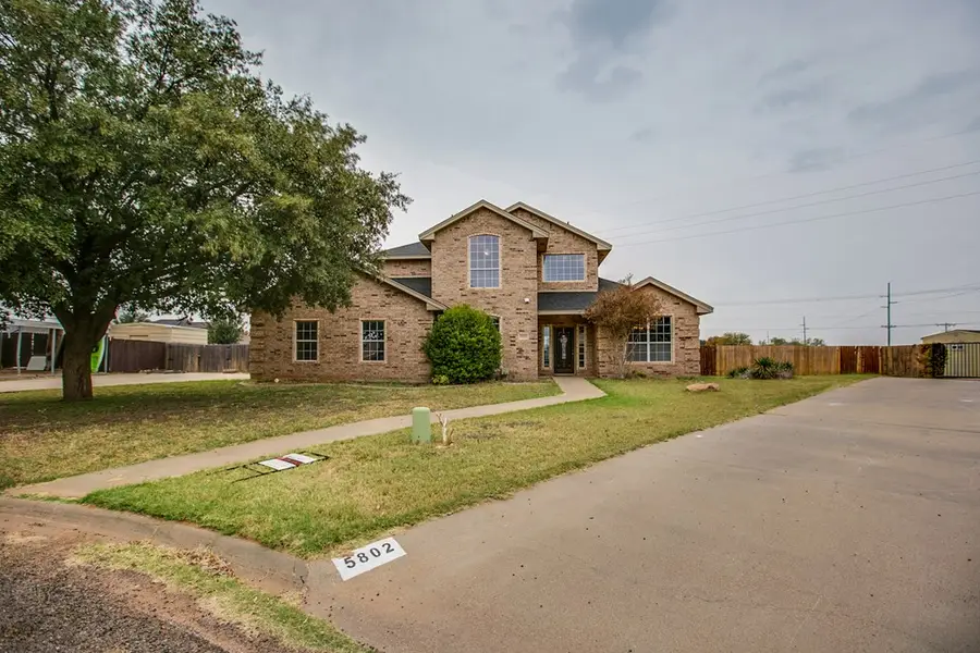 5806 Lyndhurst Dr, San Angelo, TX 76901 - Image #2