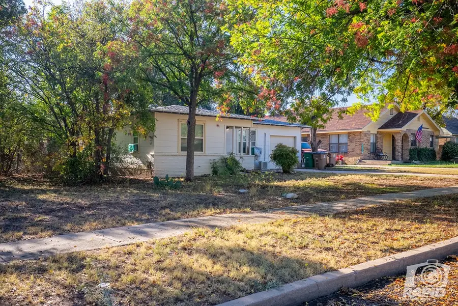 2223 Coleman St, San Angelo, TX 76901 - Image #2