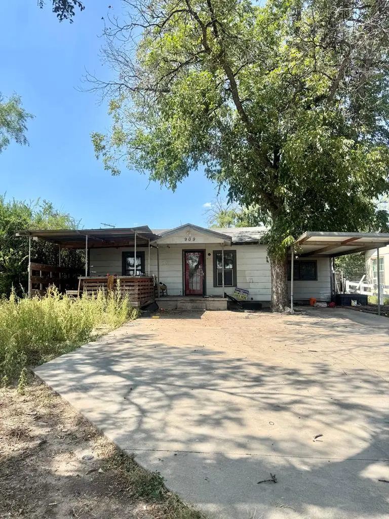 909 N Bishop St, San Angelo, TX 76901 - Image #1