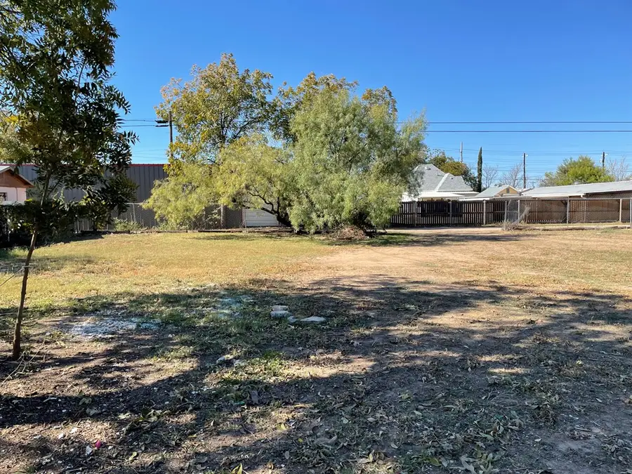 621 Powell St, San Angelo, TX 76903 - Image #3