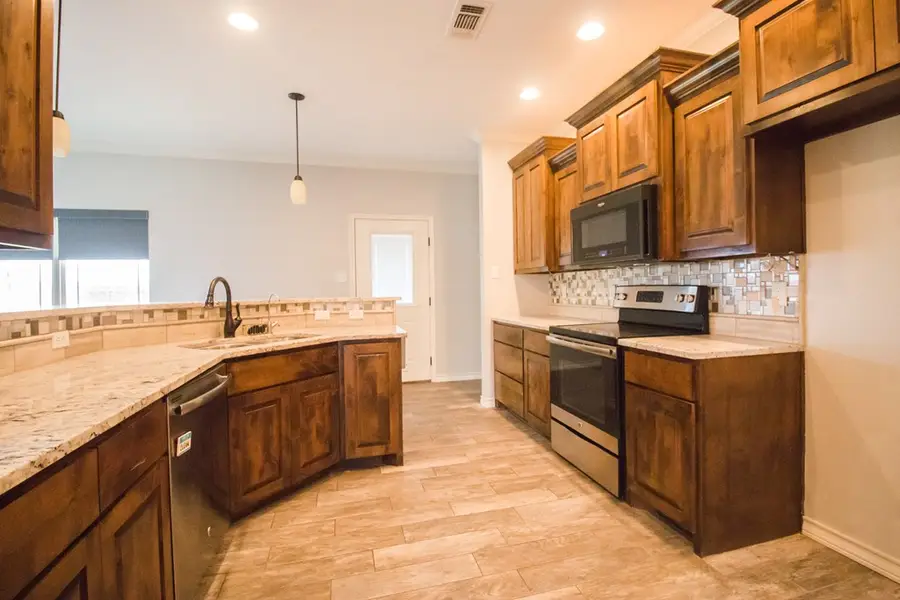 5806 Willeke Drive, San Angelo, TX 76904 - Image #3