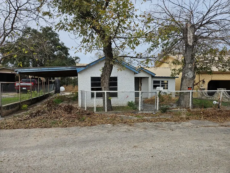 104 Calle Useues St, Sonora, TX 76950 - Image #2