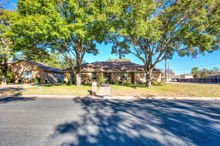 3214 Cedarhill Dr, San Angelo, TX 76904 - Image #2