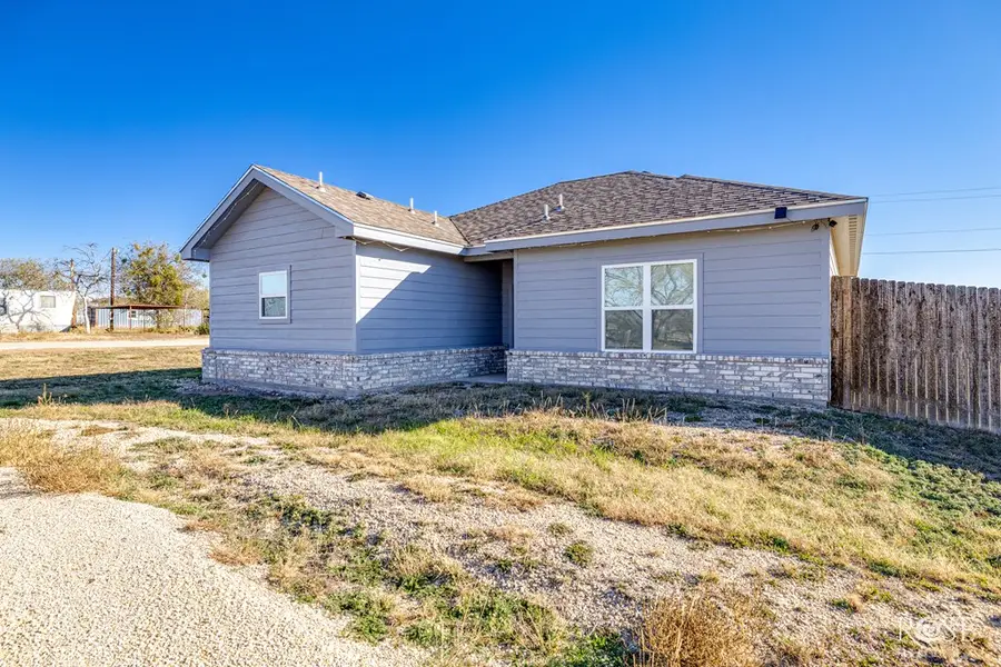 11432 Mason St, Carlsbad, TX 76934 - Image #2