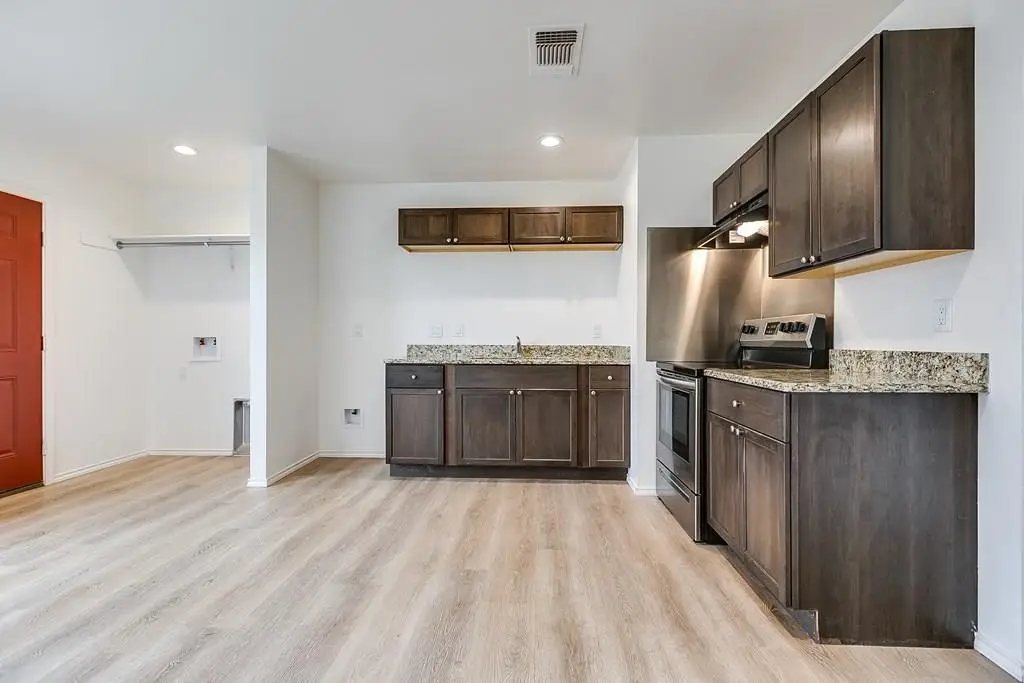 266 E 23rd St, San Angelo, TX 76903 - Image #1