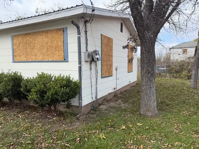 121 N Buchanan St, San Angelo, TX 76903 - Image #2