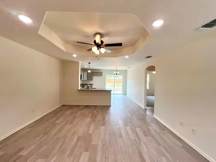 807 N Van Buren St, San Angelo, TX 76901 - Image #3