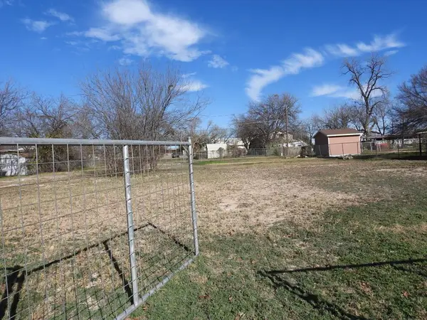 22 W Ave P, San Angelo, TX 76903