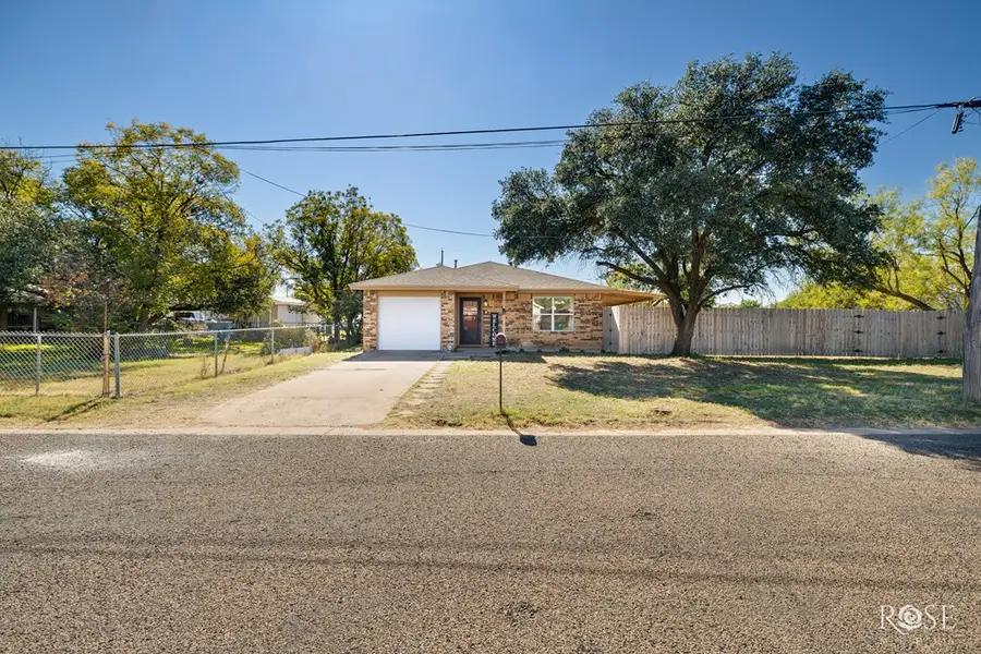 713 E 46th St, San Angelo, TX 76903 - Image #2