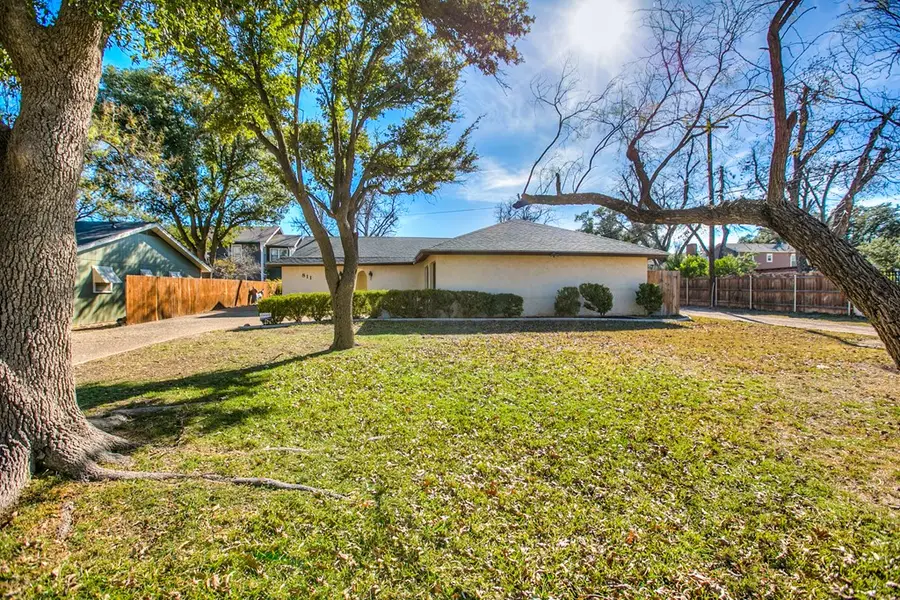 811 W Ave H, San Angelo, TX 76901 - Image #2
