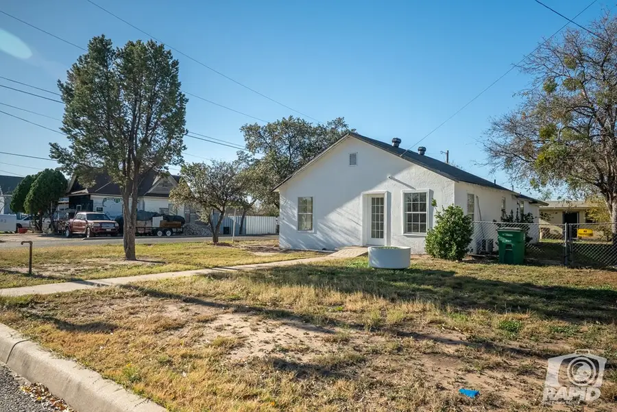 1703 N Magdalen St, San Angelo, TX 76903 - Image #3