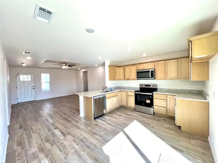 115 E 41st St, San Angelo, TX 76903 - #3