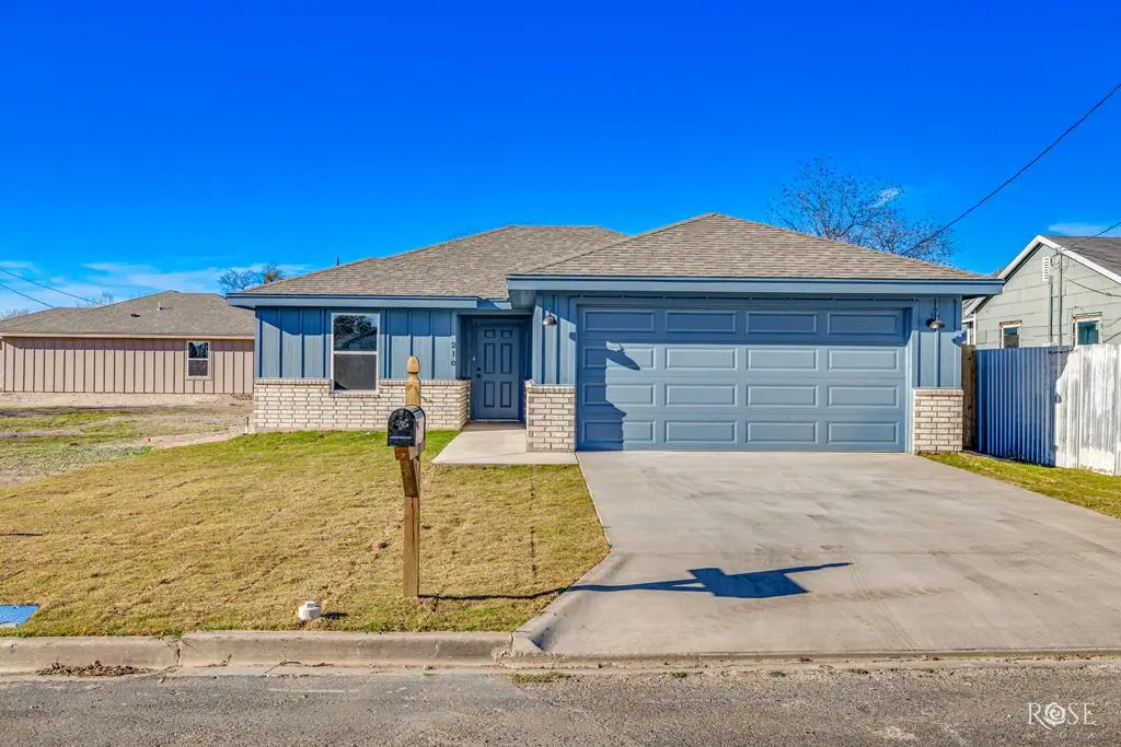210 E 16th St, San Angelo, TX 76903 - #1