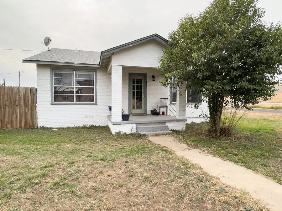 425 N Garfield St, San Angelo, TX 76901 - #2