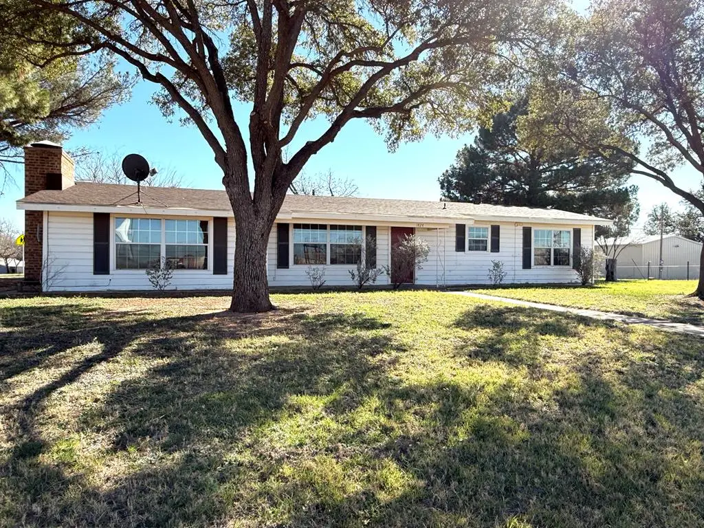 1424 Washington St, Robert Lee, TX 76945 - #1