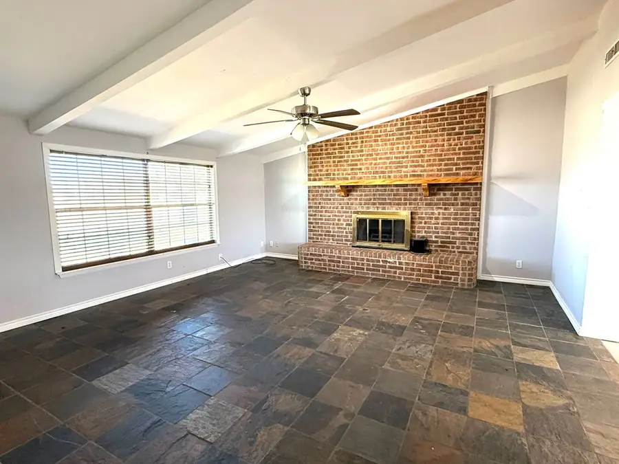 1424 Washington St, Robert Lee, TX 76945 - #3