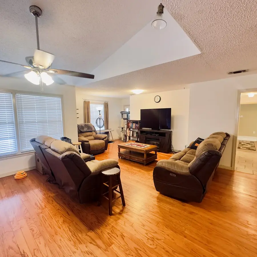 409 N Pierce St, San Angelo, TX 76901 - Image #3